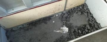 В поезде "Укрзализныци" в отделе для чемоданов украинка обнаружила уголь